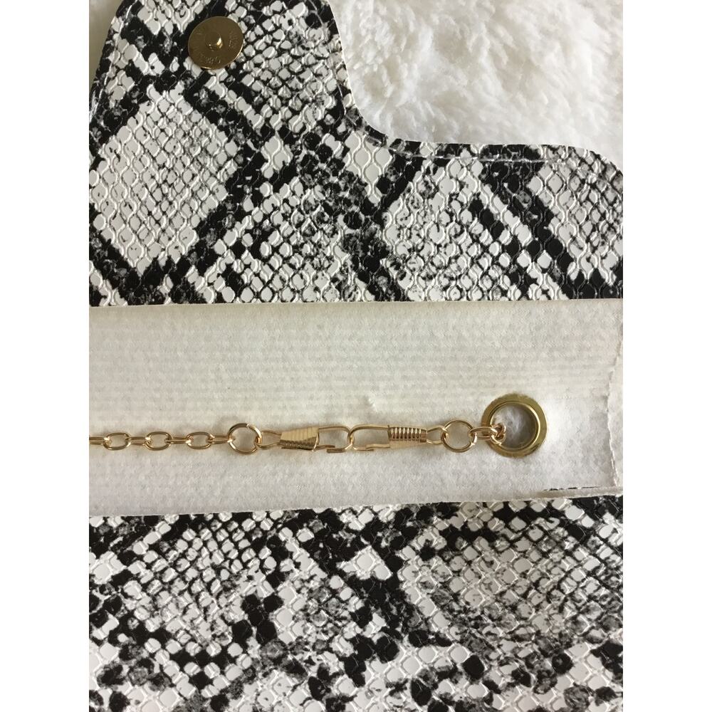 White Faux Snake Leather Metal Rings Gold Chain Crossbody Bag - Picture 16 of 16